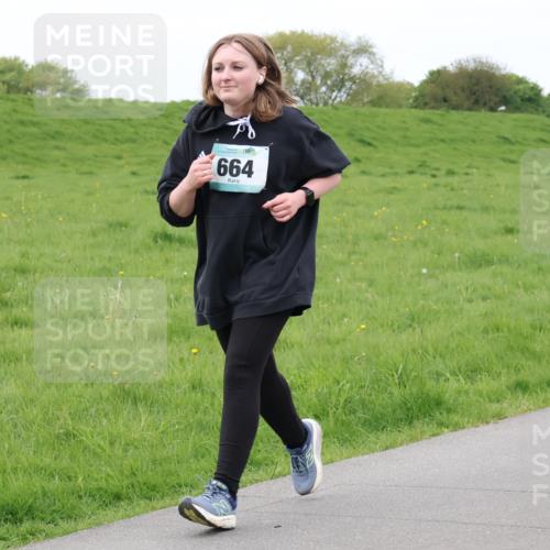 04.05.2025 - 8. Wedeler Halbmarathon Lena Gebhardt http://msf.ph/oto/7842910 04.05.2025 11:33:11 Laufen  meine-sportfotos.de