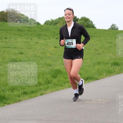 04.05.2025 - 8. Wedeler Halbmarathon Lena Gebhardt http://msf.ph/oto/7842926 04.05.2025 11:34:22 Laufen  meine-sportfotos.de