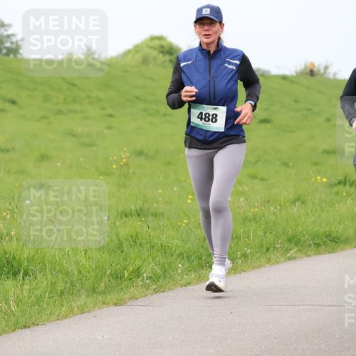 04.05.2025 - 8. Wedeler Halbmarathon Lena Gebhardt http://msf.ph/oto/7842975 04.05.2025 11:39:14 Laufen  meine-sportfotos.de