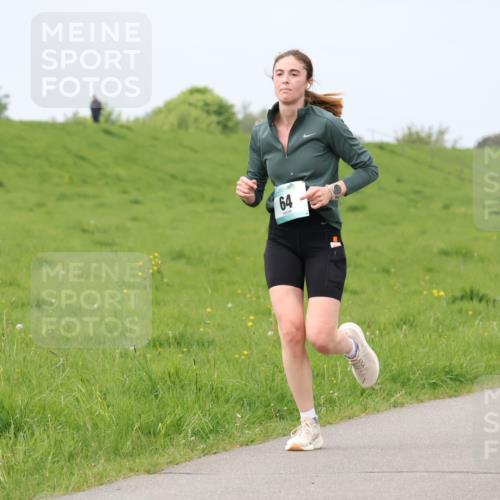 04.05.2025 - 8. Wedeler Halbmarathon Lena Gebhardt http://msf.ph/oto/7842981 04.05.2025 11:41:15 Laufen  meine-sportfotos.de