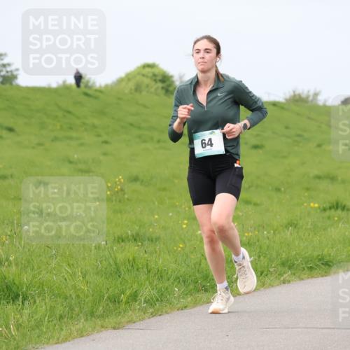 04.05.2025 - 8. Wedeler Halbmarathon Lena Gebhardt http://msf.ph/oto/7842982 04.05.2025 11:41:16 Laufen  meine-sportfotos.de
