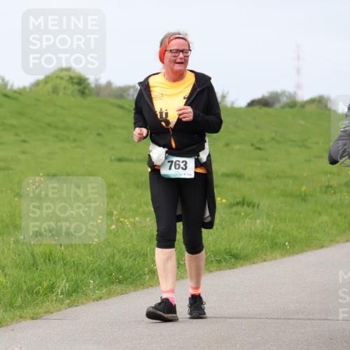 04.05.2025 - 8. Wedeler Halbmarathon Lena Gebhardt http://msf.ph/oto/7842994 04.05.2025 11:42:34 Laufen  meine-sportfotos.de