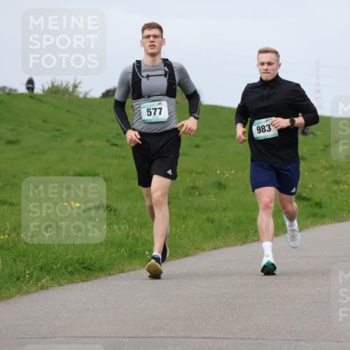 04.05.2025 - 8. Wedeler Halbmarathon Lena Gebhardt http://msf.ph/oto/7843012 04.05.2025 11:44:47 Laufen  meine-sportfotos.de
