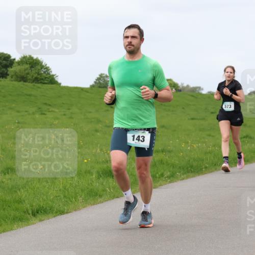 04.05.2025 - 8. Wedeler Halbmarathon Lena Gebhardt http://msf.ph/oto/7843037 04.05.2025 11:48:36 Laufen  meine-sportfotos.de