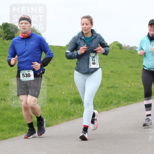 04.05.2025 - 8. Wedeler Halbmarathon Lena Gebhardt http://msf.ph/oto/7843043 04.05.2025 11:48:43 Laufen  meine-sportfotos.de