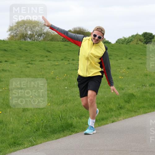 04.05.2025 - 8. Wedeler Halbmarathon Lena Gebhardt http://msf.ph/oto/7843047 04.05.2025 11:49:21 Laufen  meine-sportfotos.de