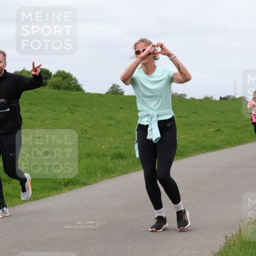 04.05.2025 - 8. Wedeler Halbmarathon Lena Gebhardt http://msf.ph/oto/7843049 04.05.2025 11:49:22 Laufen  meine-sportfotos.de