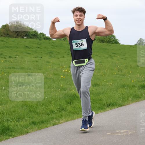 04.05.2025 - 8. Wedeler Halbmarathon Lena Gebhardt http://msf.ph/oto/7843056 04.05.2025 11:49:45 Laufen  meine-sportfotos.de