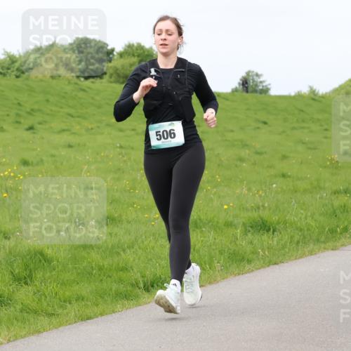 04.05.2025 - 8. Wedeler Halbmarathon Lena Gebhardt http://msf.ph/oto/7843061 04.05.2025 11:49:47 Laufen  meine-sportfotos.de