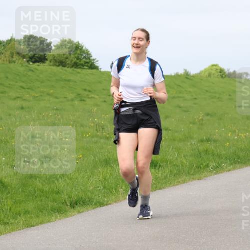 04.05.2025 - 8. Wedeler Halbmarathon Lena Gebhardt http://msf.ph/oto/7843099 04.05.2025 11:54:44 Laufen  meine-sportfotos.de