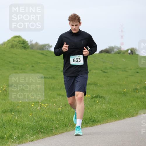 04.05.2025 - 8. Wedeler Halbmarathon Lena Gebhardt http://msf.ph/oto/7843104 04.05.2025 11:56:31 Laufen  meine-sportfotos.de