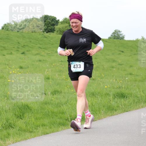 04.05.2025 - 8. Wedeler Halbmarathon Lena Gebhardt http://msf.ph/oto/7843112 04.05.2025 11:58:40 Laufen  meine-sportfotos.de