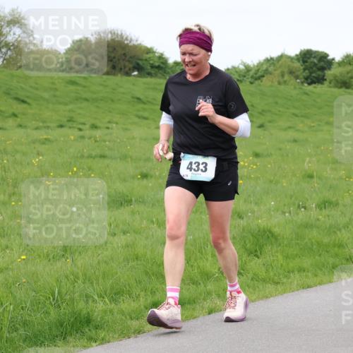 04.05.2025 - 8. Wedeler Halbmarathon Lena Gebhardt http://msf.ph/oto/7843114 04.05.2025 11:58:41 Laufen  meine-sportfotos.de