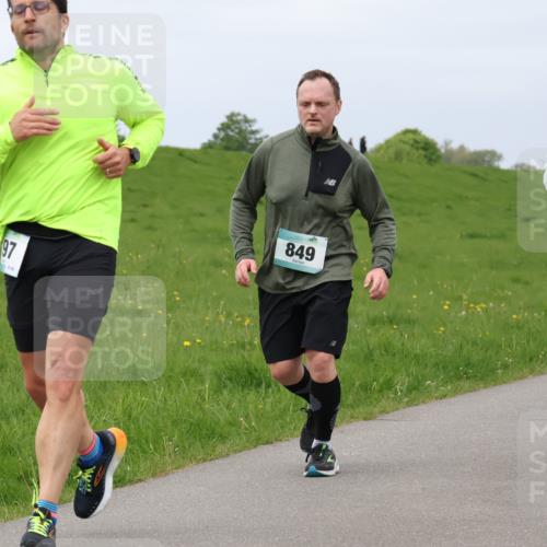 04.05.2025 - 8. Wedeler Halbmarathon Lena Gebhardt http://msf.ph/oto/7843126 04.05.2025 11:59:33 Laufen  meine-sportfotos.de