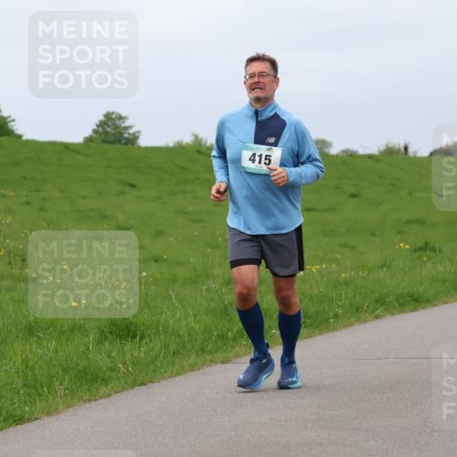 04.05.2025 - 8. Wedeler Halbmarathon Lena Gebhardt http://msf.ph/oto/7843132 04.05.2025 12:00:01 Laufen  meine-sportfotos.de