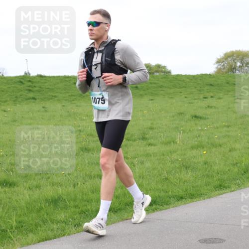 04.05.2025 - 8. Wedeler Halbmarathon Lena Gebhardt http://msf.ph/oto/7843146 04.05.2025 12:02:34 Laufen  meine-sportfotos.de