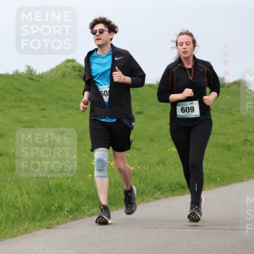 04.05.2025 - 8. Wedeler Halbmarathon Lena Gebhardt http://msf.ph/oto/7843158 04.05.2025 12:07:01 Laufen  meine-sportfotos.de