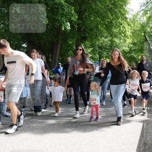 17.05.2025 - Störlauf Strokosch-Dieckow http://msf.ph/oto/7846098 17.05.2025 13:03:19 Ziel 2011, 244, 7034, 7031 meine-sportfotos.de