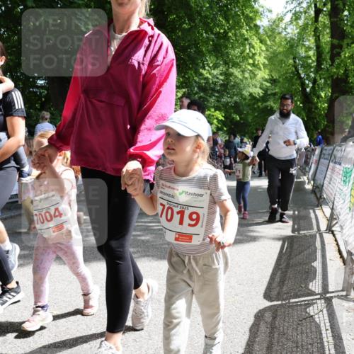 17.05.2025 - Störlauf Strokosch-Dieckow http://msf.ph/oto/7846190 17.05.2025 13:04:08 Ziel 7261, 7004, 2025, 7019, 71 meine-sportfotos.de