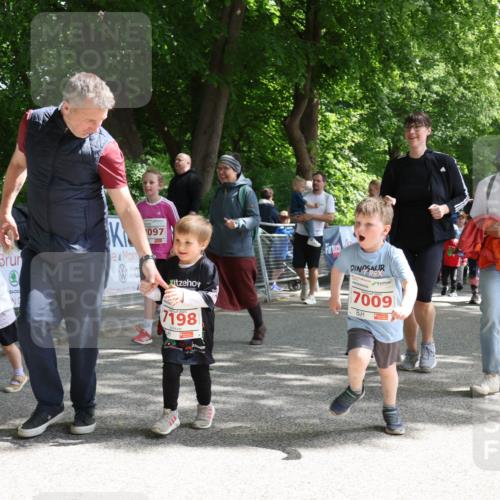 17.05.2025 - Störlauf Strokosch-Dieckow http://msf.ph/oto/7846200 17.05.2025 13:04:15 Ziel 097, 7009, 7198 meine-sportfotos.de