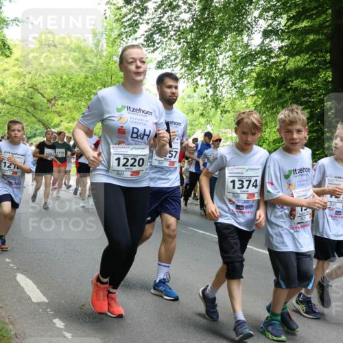 17.05.2025 - Störlauf Strokosch-Dieckow http://msf.ph/oto/7851857 17.05.2025 14:17:38 Laufen 1473, 1340, 1371, 12, 1492, 1115, 2025, 1220, 57, 2025, 1374, 573, 1214 meine-sportfotos.de