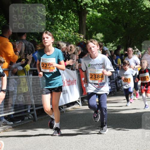 17.05.2025 - Störlauf Strokosch-Dieckow http://msf.ph/oto/7852387 17.05.2025 15:29:40 Ziel 2025, 2374, 229, 2388, 113, 2351 meine-sportfotos.de