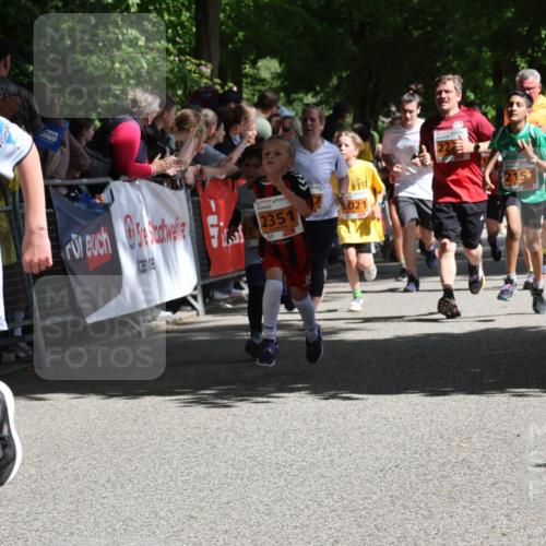 17.05.2025 - Störlauf Strokosch-Dieckow http://msf.ph/oto/7852389 17.05.2025 15:29:41 Ziel 2025, 2388, 2351, 021 meine-sportfotos.de
