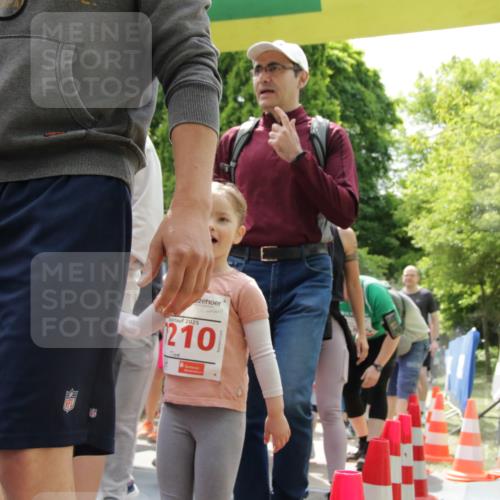 17.05.2025 - Störlauf H.Heesch http://msf.ph/oto/7853212 17.05.2025 13:03:42 Ziel  meine-sportfotos.de