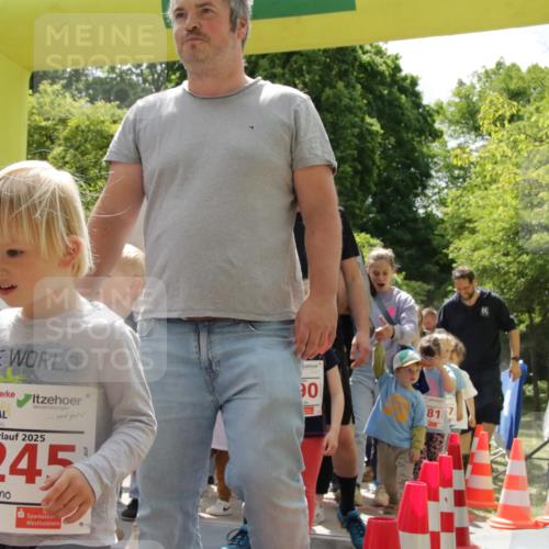 17.05.2025 - Störlauf H.Heesch http://msf.ph/oto/7853252 17.05.2025 13:04:00 Ziel  meine-sportfotos.de