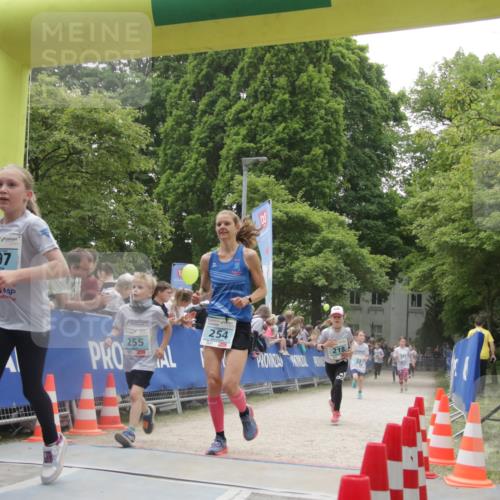 17.05.2025 - Störlauf H.Heesch http://msf.ph/oto/7853843 17.05.2025 13:43:32 Ziel  meine-sportfotos.de