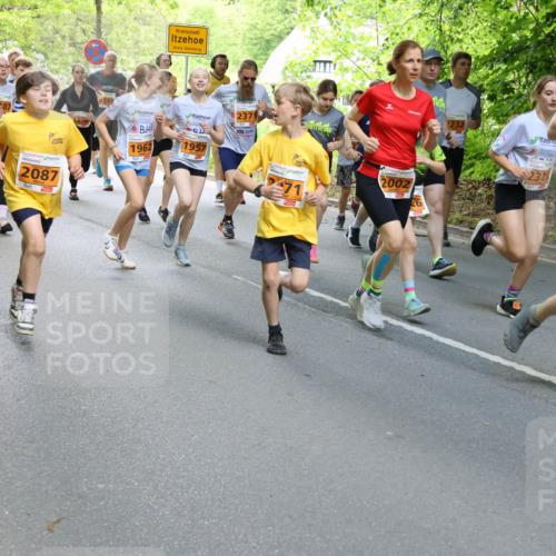 17.05.2025 - Störlauf Strokosch-Dieckow http://msf.ph/oto/7859236 17.05.2025 15:01:25 Laufen 20, 2087, 2247, 2371, 1962, 1957, 2002, 072 meine-sportfotos.de