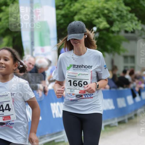 17.05.2025 - Störlauf H.Heesch http://msf.ph/oto/7880455 17.05.2025 15:00:02 Ziel  meine-sportfotos.de