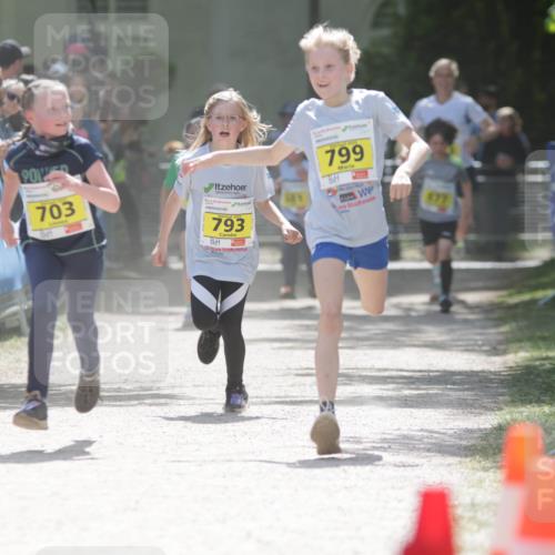 17.05.2025 - Störlauf H.Heesch http://msf.ph/oto/7894259 17.05.2025 14:12:31 Ziel 703, 793, 799 meine-sportfotos.de