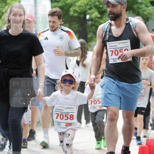 17.05.2025 - Störlauf H.Heesch http://msf.ph/oto/7895331 17.05.2025 13:02:58 Ziel 2025, 7050, 2025, 101, 238, 2025, 7058, 705 meine-sportfotos.de