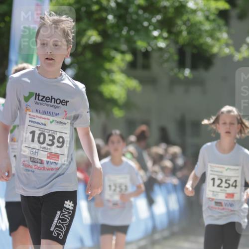 17.05.2025 - Störlauf H.Heesch http://msf.ph/oto/7897253 17.05.2025 14:52:40 Ziel 2025, 1039, 1253, 1254 meine-sportfotos.de
