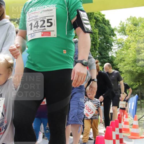 17.05.2025 - Störlauf H.Heesch http://msf.ph/oto/7897695 17.05.2025 13:03:49 Ziel 2025, 1425, 2025, 042, 7007, 7190 meine-sportfotos.de