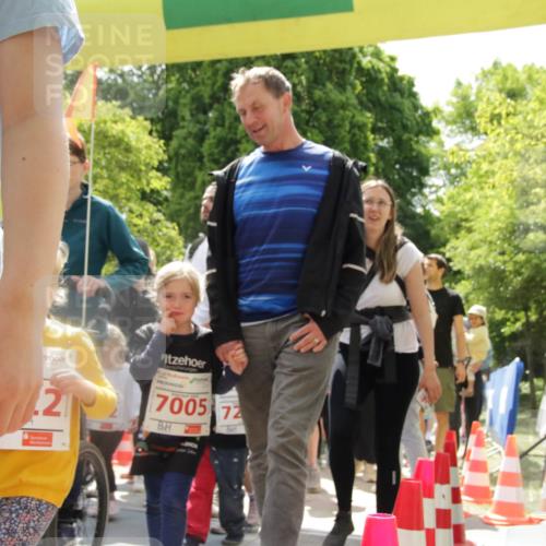 17.05.2025 - Störlauf H.Heesch http://msf.ph/oto/7897984 17.05.2025 13:04:40 Ziel 7005, 72, 2 meine-sportfotos.de