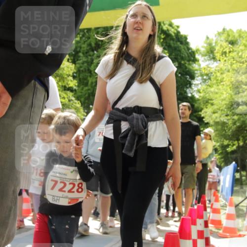 17.05.2025 - Störlauf H.Heesch http://msf.ph/oto/7898004 17.05.2025 13:04:43 Ziel 7228 meine-sportfotos.de