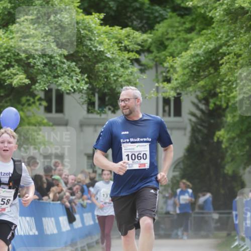 17.05.2025 - Störlauf H.Heesch http://msf.ph/oto/7898398 17.05.2025 14:57:43 Ziel 2025, 1060, 58, 137 meine-sportfotos.de