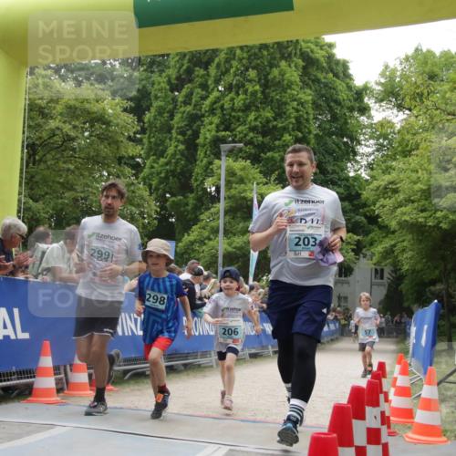 17.05.2025 - Störlauf H.Heesch http://msf.ph/oto/7899348 17.05.2025 13:44:36 Ziel 2991, 298, 206 meine-sportfotos.de