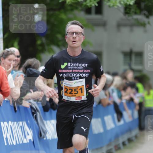 17.05.2025 - Störlauf H.Heesch http://msf.ph/oto/7900100 17.05.2025 15:21:06 Ziel 20, 2019, 2025, 2251 meine-sportfotos.de
