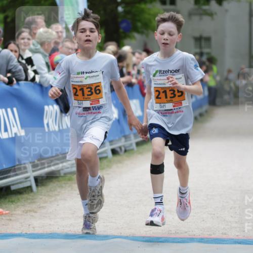 17.05.2025 - Störlauf H.Heesch http://msf.ph/oto/7900335 17.05.2025 15:22:50 Ziel 2025, 2136, 202, 2135 meine-sportfotos.de