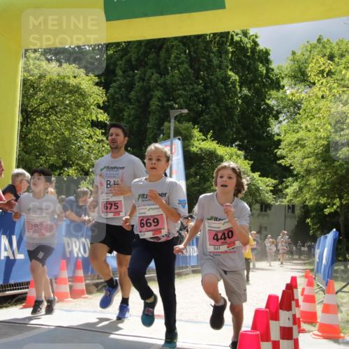 17.05.2025 - Störlauf H.Heesch http://msf.ph/oto/7900528 17.05.2025 13:57:00 Ziel 25, 383, 675, 669, 440 meine-sportfotos.de