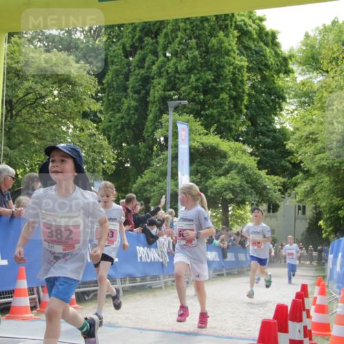 17.05.2025 - Störlauf H.Heesch http://msf.ph/oto/7900681 17.05.2025 13:58:27 Ziel 2025, 394, 382 meine-sportfotos.de