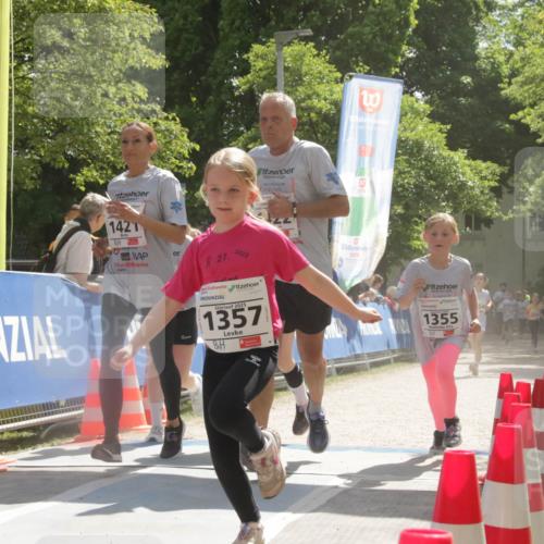 17.05.2025 - Störlauf H.Heesch http://msf.ph/oto/7900922 17.05.2025 14:52:14 Ziel 3, 10, 1421, 27, 2023, 2025, 1357, 96, 1355 meine-sportfotos.de