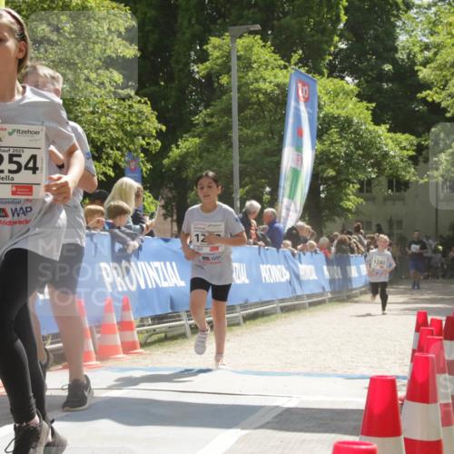 17.05.2025 - Störlauf H.Heesch http://msf.ph/oto/7901013 17.05.2025 14:52:43 Ziel 2025, 1254, 1282 meine-sportfotos.de