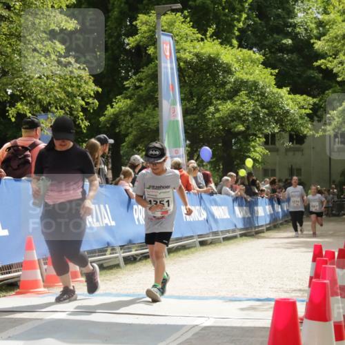 17.05.2025 - Störlauf H.Heesch http://msf.ph/oto/7901483 17.05.2025 15:05:34 Ziel 1251, 1070, 1067 meine-sportfotos.de