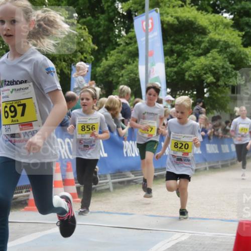 17.05.2025 - Störlauf H.Heesch http://msf.ph/oto/7901661 17.05.2025 14:14:09 Ziel 2025, 697, 856, 820, 919 meine-sportfotos.de