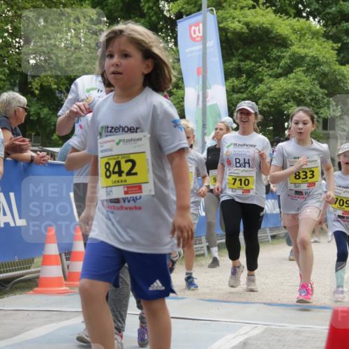 17.05.2025 - Störlauf H.Heesch http://msf.ph/oto/7901703 17.05.2025 14:14:37 Ziel 2025, 957, 2025, 842, 3, 199819, 710, 9, 833, 709, 942 meine-sportfotos.de