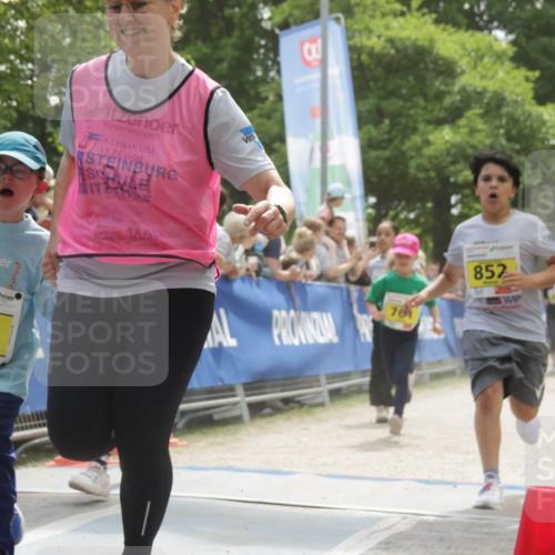 17.05.2025 - Störlauf H.Heesch http://msf.ph/oto/7901874 17.05.2025 14:16:48 Ziel 2025, 910, 852 meine-sportfotos.de